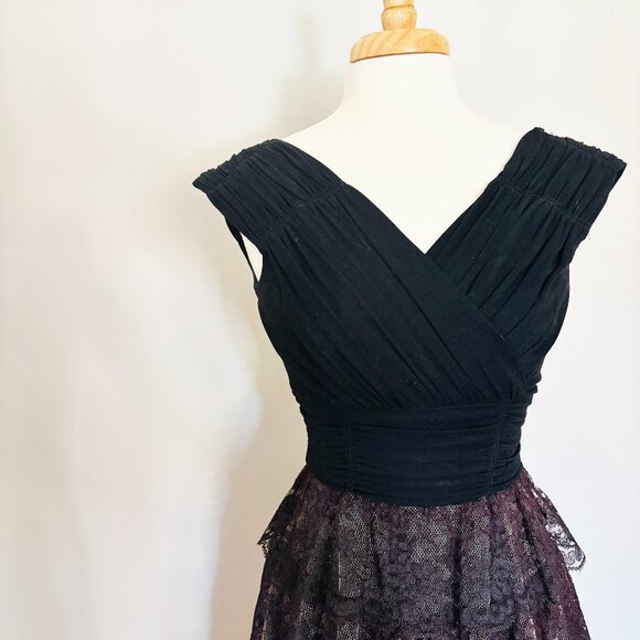 Vintage 1950 Lace and Velvet Holiday Prom Special Occasion Dress  Small - Picture 2 of 16